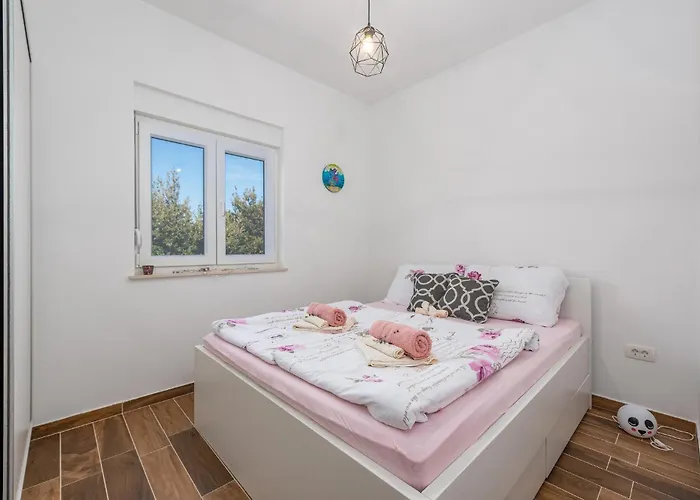 Gorgeous In With Wifi Holiday home